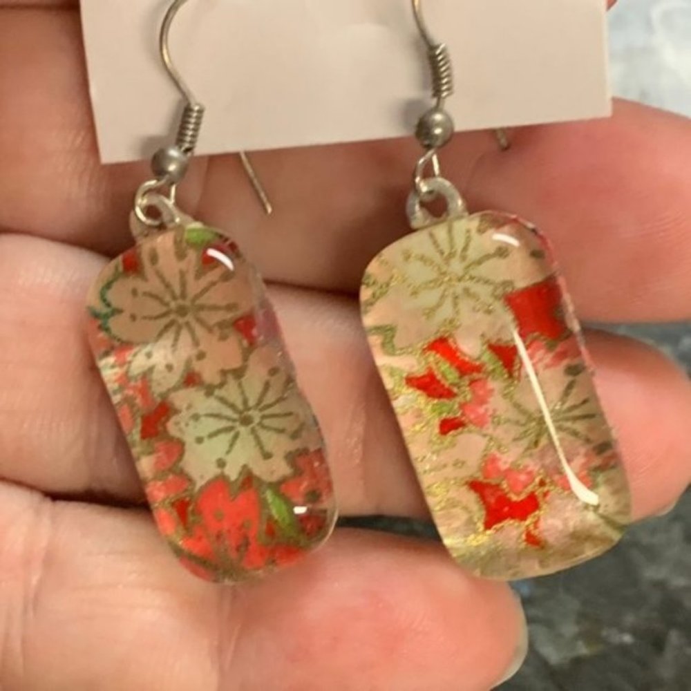 Dangling glass earrings